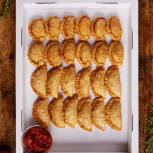 Empanadas Boutique de Carne & Pollo