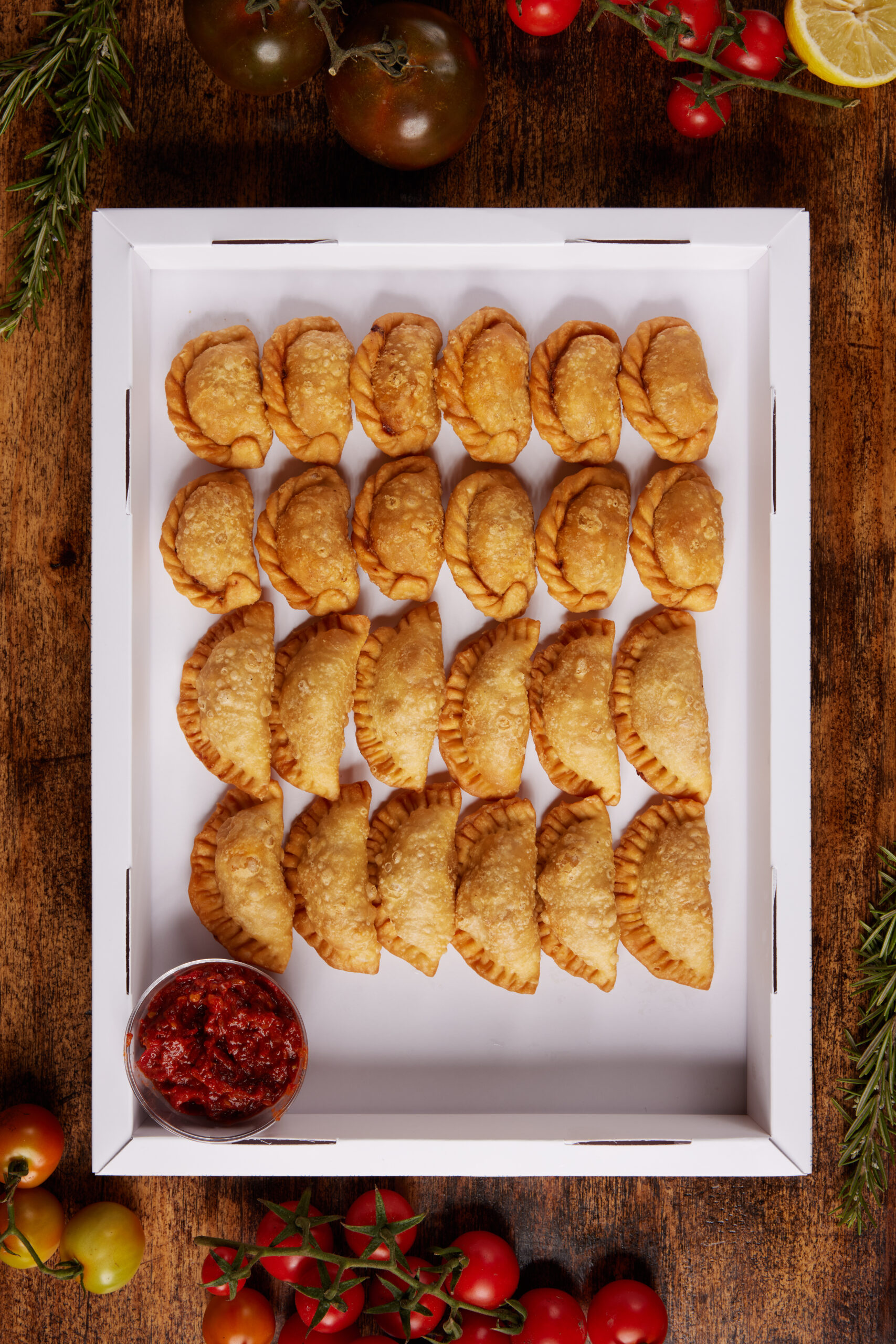 Empanadas Boutique de Carne & Pollo